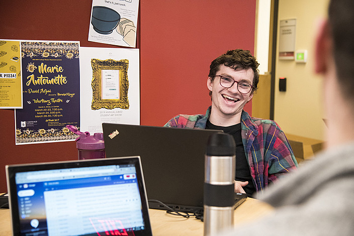 科学中心提供教室，实验室和FACU的协作学习领域...